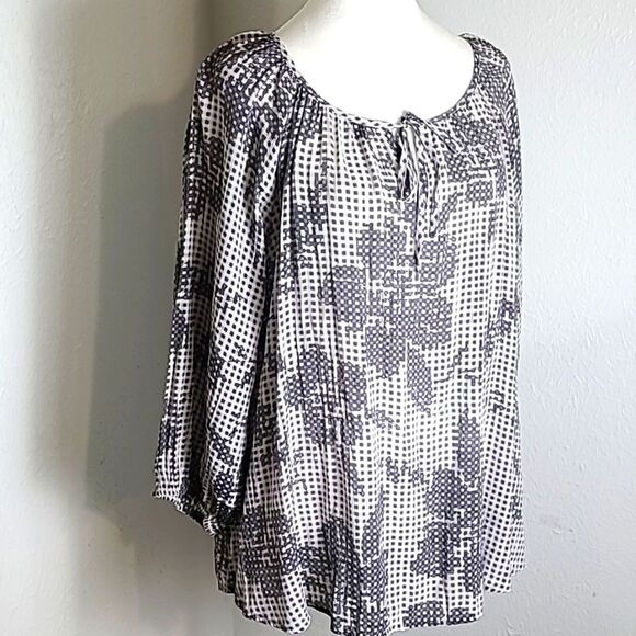 Fred David Light & Dark Gray Floral Dotted Print Top, Tie at Neckline, Size 1X - Picture 1 of 8